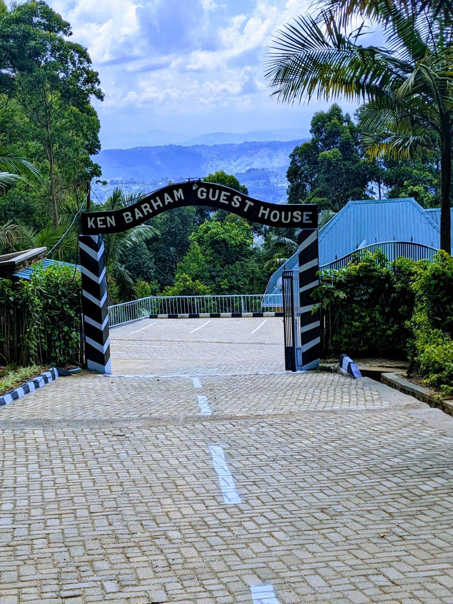 Ear Ken Barham Guesthouse Rwumba Exterior photo